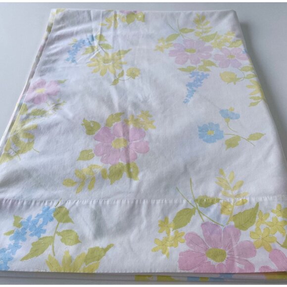 Vintage 1970s flat/top sheet, pink, blue, floral pastel, twin size bed - Picture 7 of 7